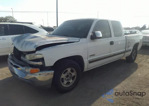 2000 Chevrolet Silverado 1500 Ls z USA, uszkodzony, nr VIN 2GCEC19V3Y1294799